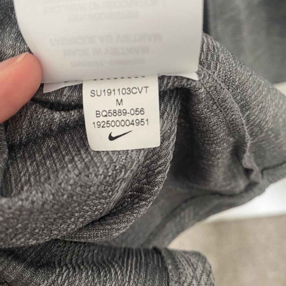 Tie back Nike Top - Picture 5 of 5